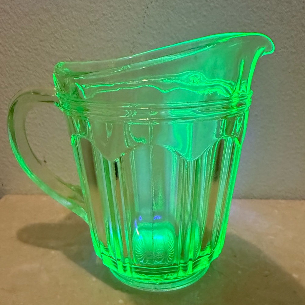 Green Uranium Anchor Hocking Colonial "Knife and Fork" glass pitcher. 2.5 Cups